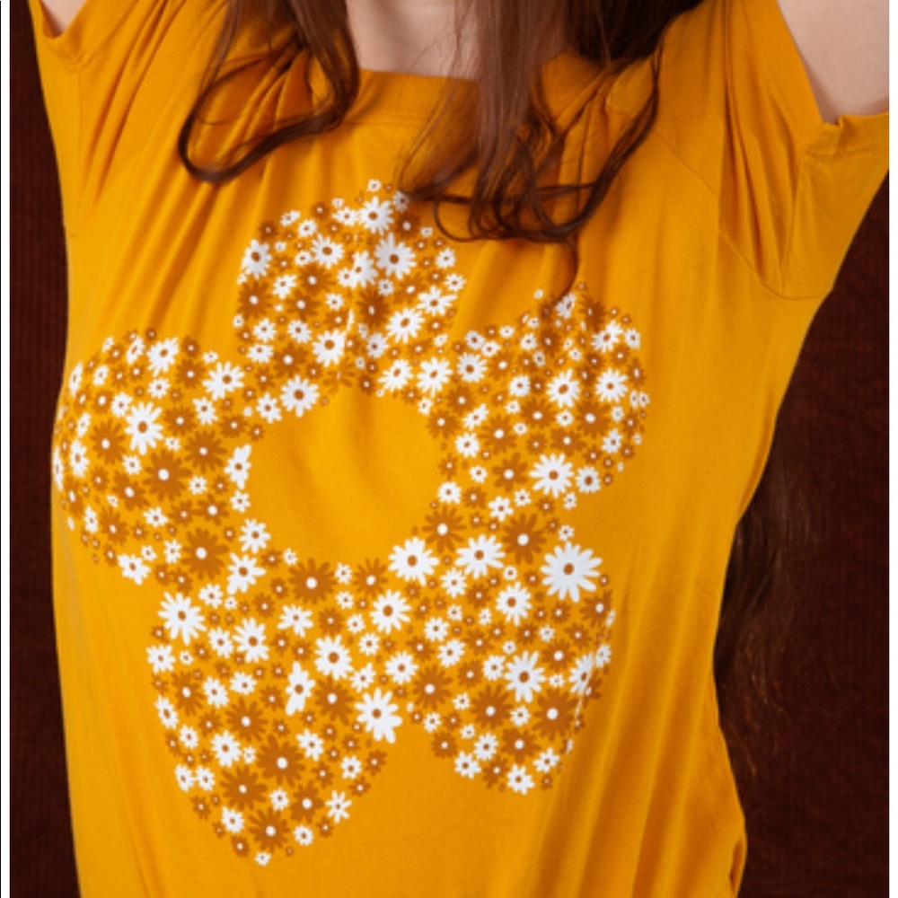 Never worn Big Bud Press Superbloom Tee